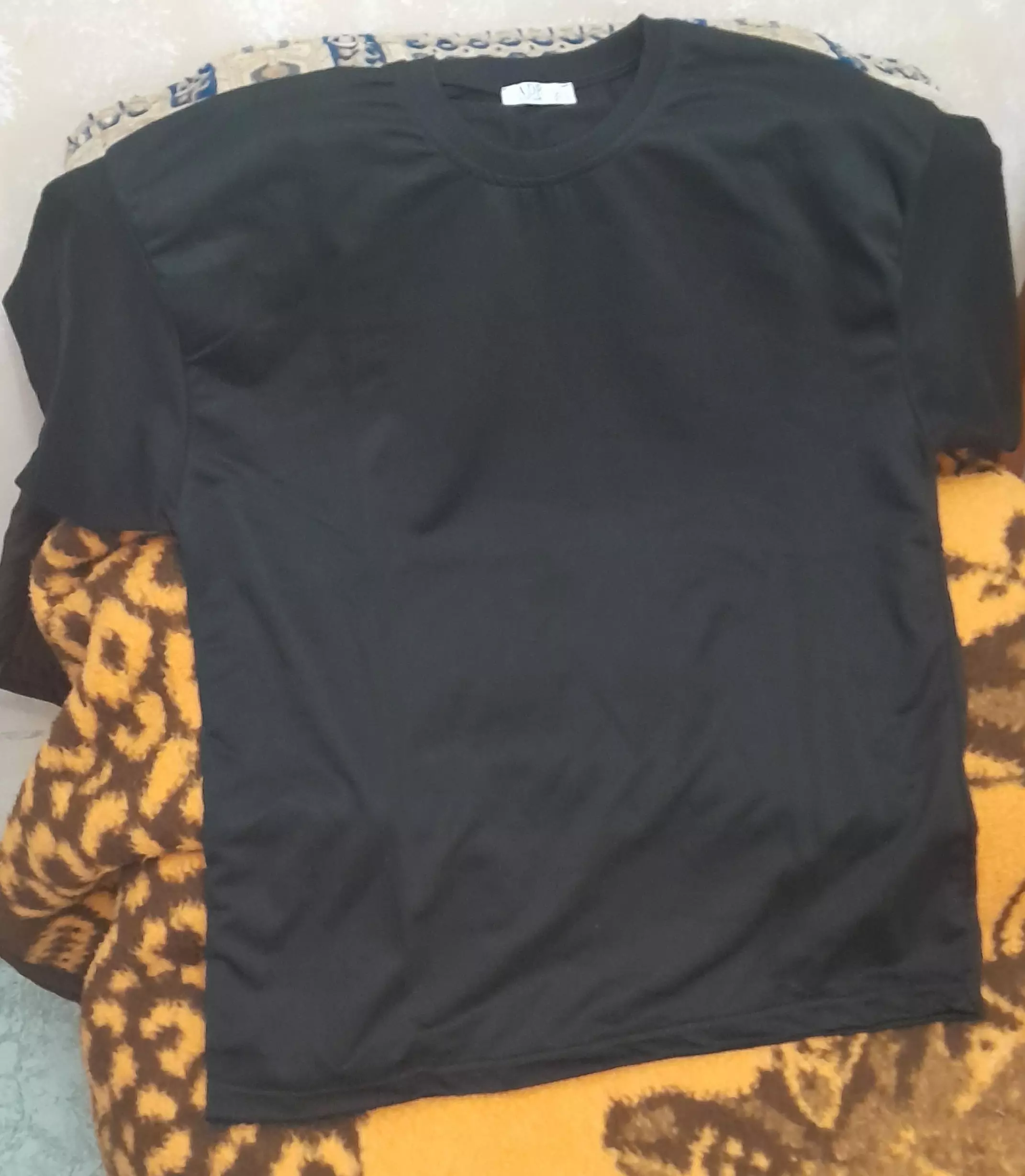 Des T-Shirts Neuves Adriano, Tailles :  M/L/XL. Made In Turkey 