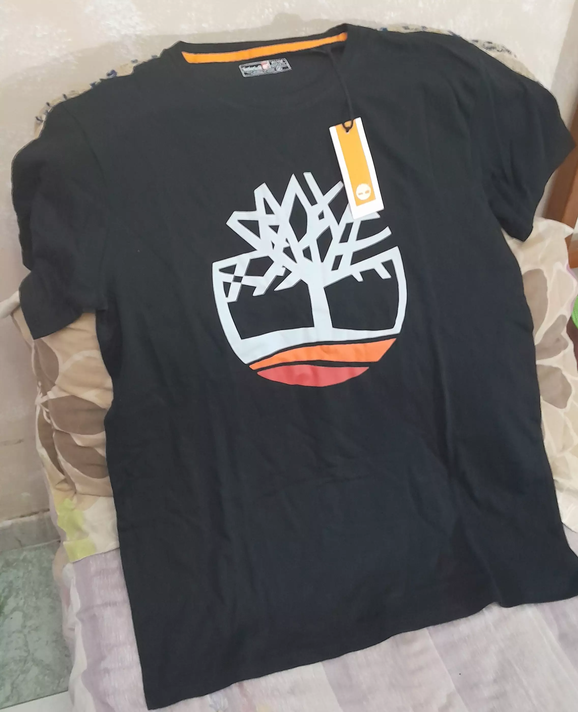 Des Beaux T-Shirts. Neuves,  Tailles :XL 