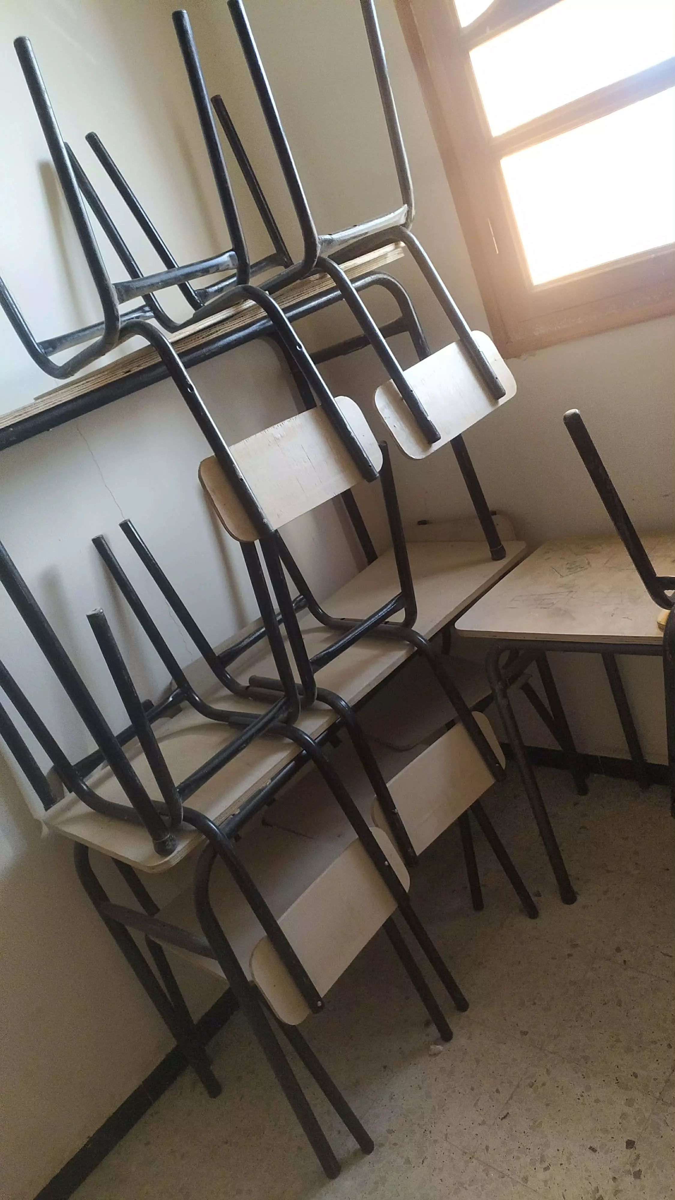 طاولات ثنائية 